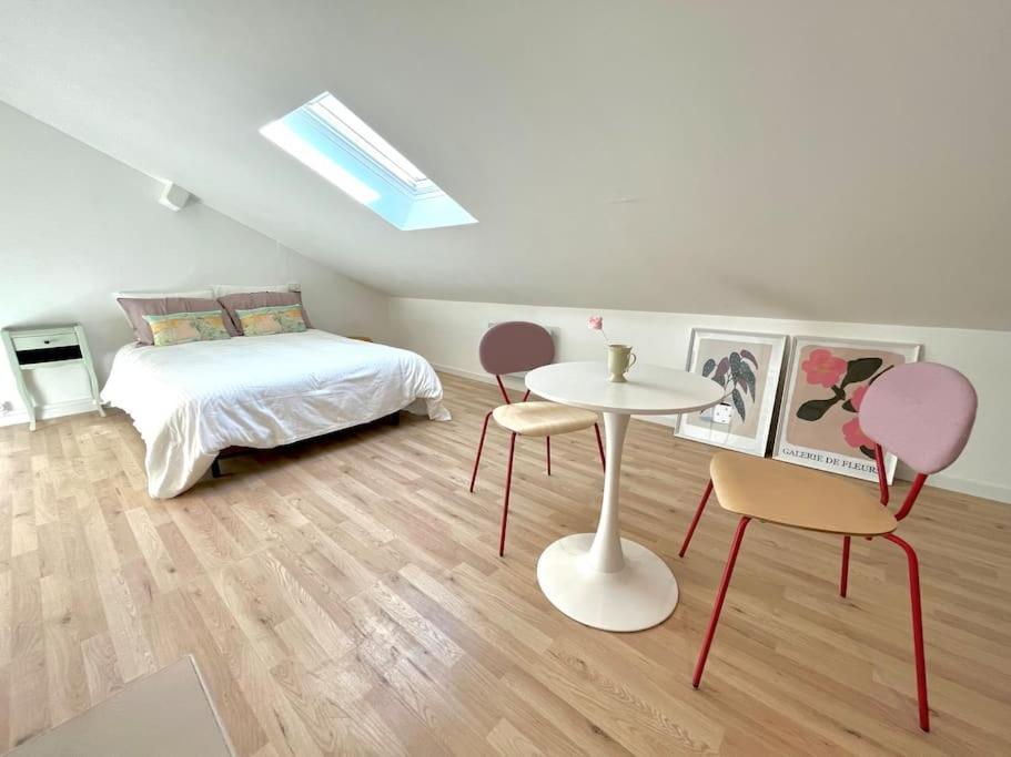 Апартаменты Studio Jade : Charmant Logement Place Clemenceau По Экстерьер фото