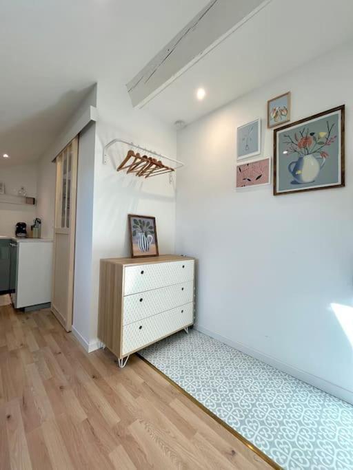 Апартаменты Studio Jade : Charmant Logement Place Clemenceau По Экстерьер фото