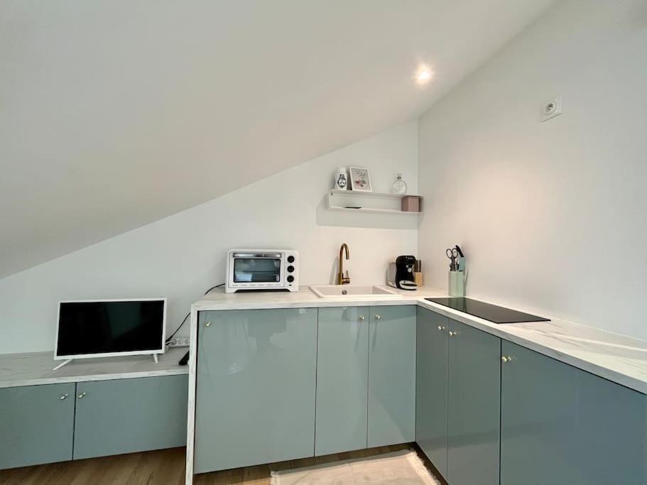 Апартаменты Studio Jade : Charmant Logement Place Clemenceau По Экстерьер фото