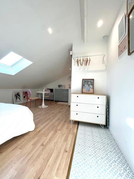 Апартаменты Studio Jade : Charmant Logement Place Clemenceau По Экстерьер фото