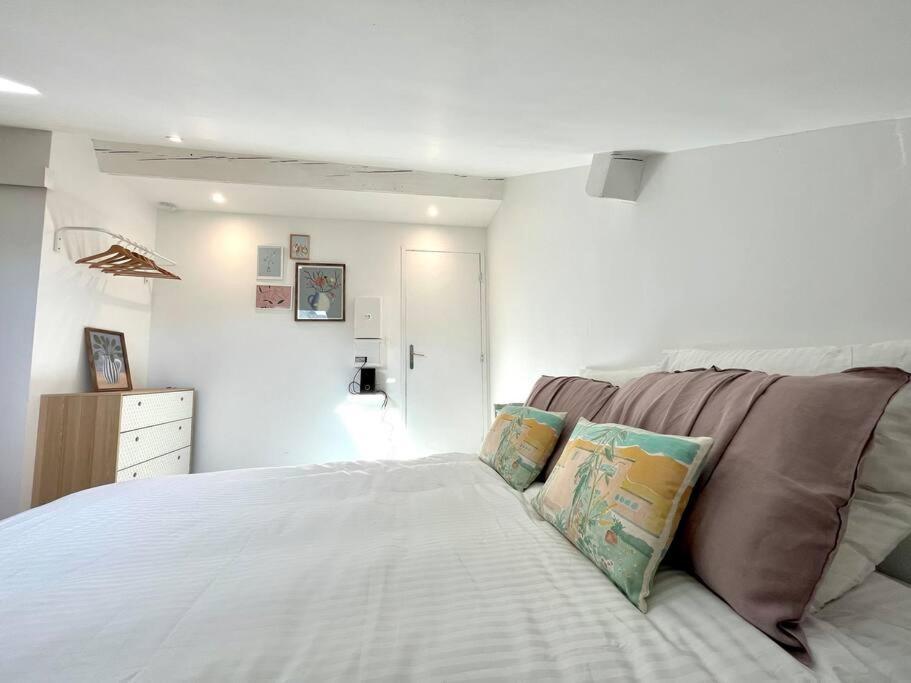 Апартаменты Studio Jade : Charmant Logement Place Clemenceau По Экстерьер фото